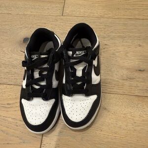 Nike Kids Black and White Sneakers size 12